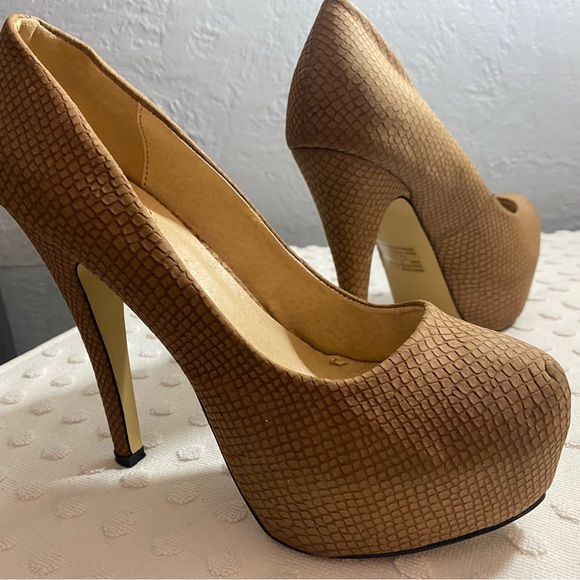 Just Fab Tan Reptile Print Skyla Heel - Picture 3 of 16